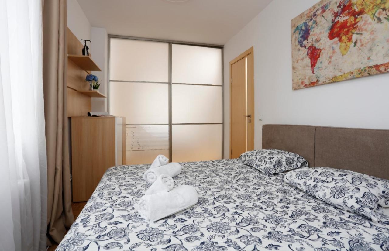 Lovely 2 Bedroom Apartment Near Old Town Bucarest Exterior foto